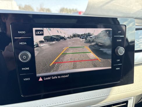 New 2026 Volkswagen Taos SE image 24