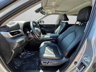 Used 2021 Toyota Highlander XLE