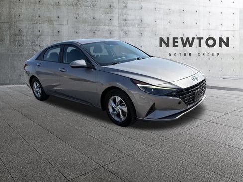 Used 2023 Hyundai Elantra SE FWD image 1