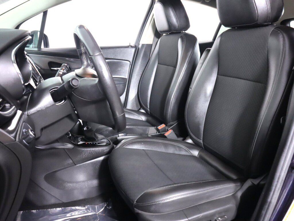 Used 2022 Buick Encore Preferred w/ Safety Package AWD/4WD image 23