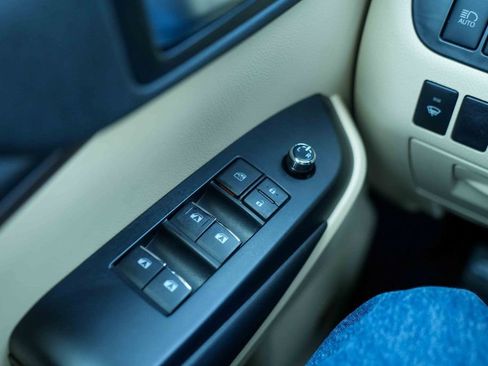 Used 2019 Toyota Highlander Limited image 35