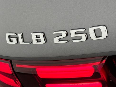 New 2026 Mercedes-Benz GLB 250 image 8