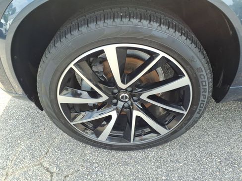 Certified 2024 Volvo XC90 B5 Plus AWD/4WD image 11