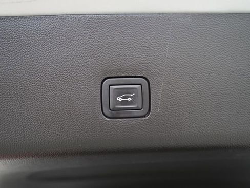 Used 2020 Chevrolet Traverse RS image 62