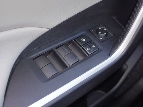 Used 2021 Toyota RAV4 XLE FWD image 14