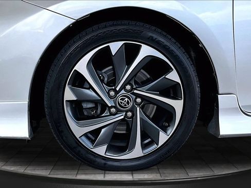 Used 2017 Toyota Corolla iM w/ All-Weather Mat Package FWD image 30