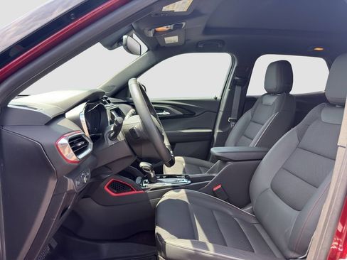 Used 2023 Chevrolet TrailBlazer RS w/ Sun and Liftgate Package AWD/4WD image 9