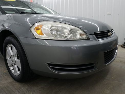 Used 2007 Chevrolet Impala LT FWD image 2