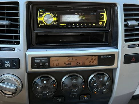 Used 2004 Toyota 4Runner Sport AWD/4WD image 26