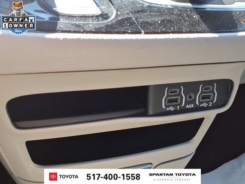 Used 2024 Chrysler Pacifica Touring-L FWD image 22