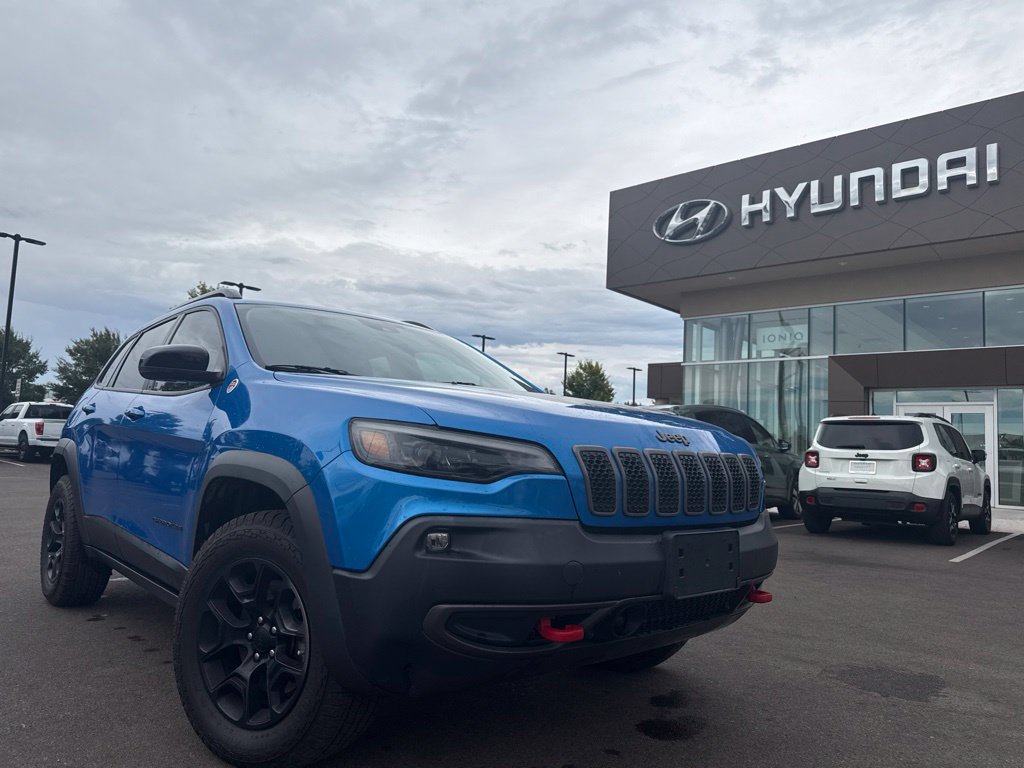 Used 2022 Jeep Cherokee Trailhawk w/ Trailer Tow Group AWD/4WD image 6