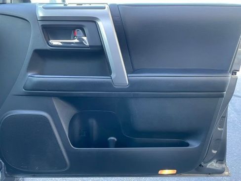 Used 2020 Toyota 4Runner SR5 AWD/4WD image 29