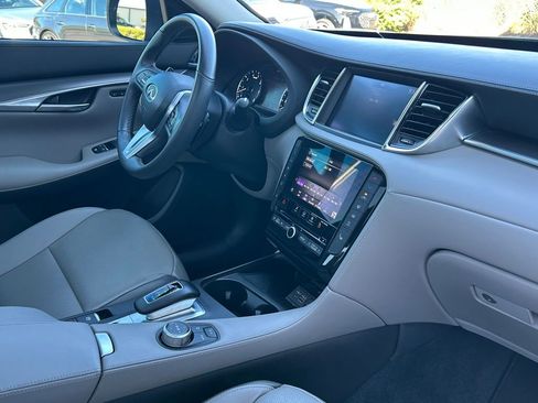 Used 2023 INFINITI QX50 Luxe image 43