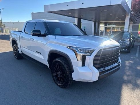 Used 2024 Toyota Tundra Limited AWD/4WD image 4