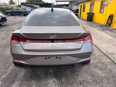 Used 2022 Hyundai Elantra SEL FWD image 10
