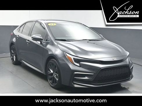 Used 2023 Toyota Corolla SE w/ SE Premium Package FWD image 1