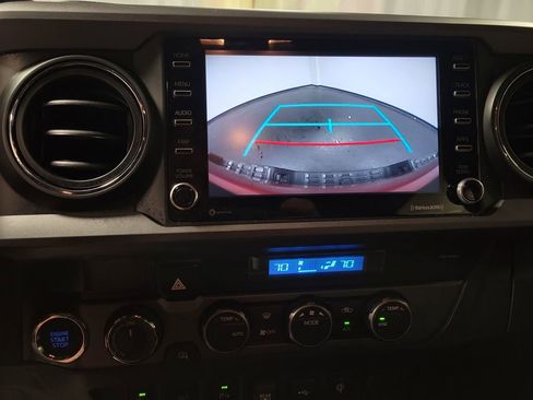 Used 2022 Toyota Tacoma TRD Sport image 17