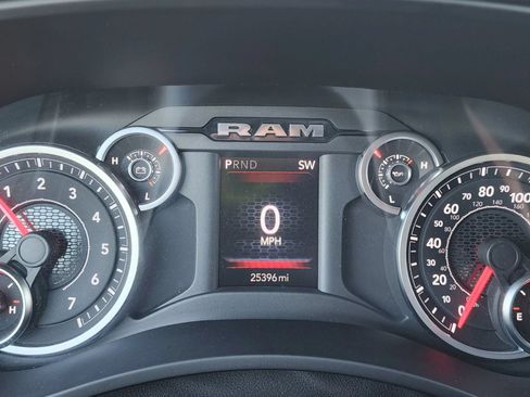 Used 2025 RAM 2500 Big Horn AWD/4WD image 21