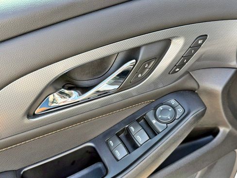 Certified 2019 Chevrolet Traverse Premier w/ Redline Edition FWD image 11
