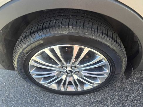 Used 2016 Lincoln MKX Reserve w/ Climate Package AWD/4WD image 30