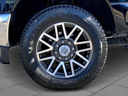 Used 2017 Ford F250 Lariat w/ Lariat Value Package image 11