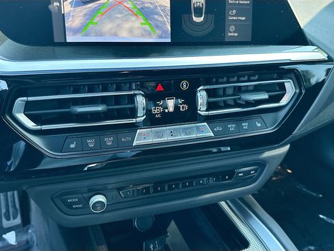 Used 2022 BMW Z4 M40i w/ Premium Package image 16