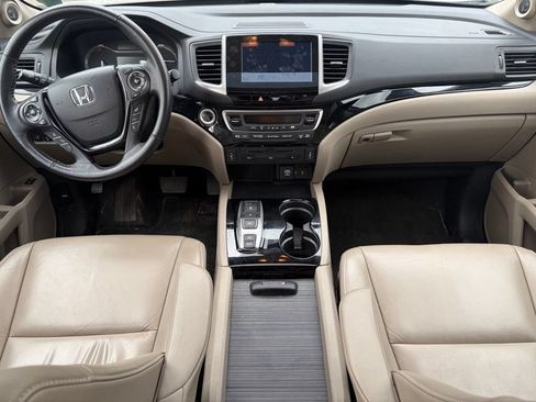 Used 2016 Honda Pilot Touring image 2
