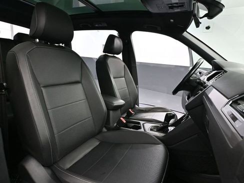 Used 2019 Volkswagen Tiguan SEL Premium R-Line image 45