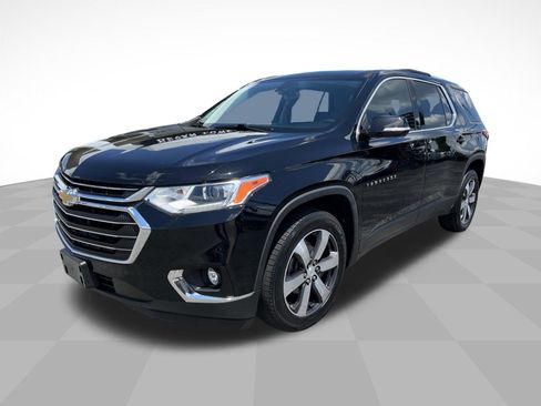 Certified 2018 Chevrolet Traverse LT FWD image 1