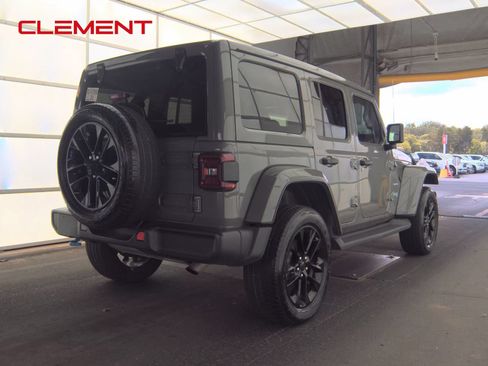Used 2023 Jeep Wrangler Unlimited Sahara w/ Cold Weather Group AWD/4WD image 7