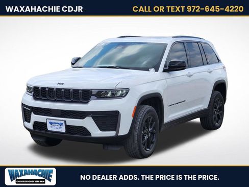 New 2026 Jeep Grand Cherokee Altitude RWD image 2
