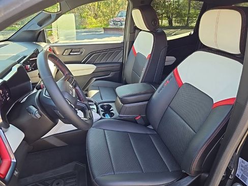 Used 2023 GMC Canyon AT4X image 13