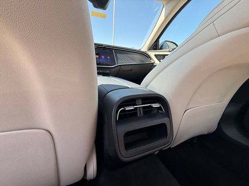 Used 2026 Mercedes-Benz E 350 Sedan image 21