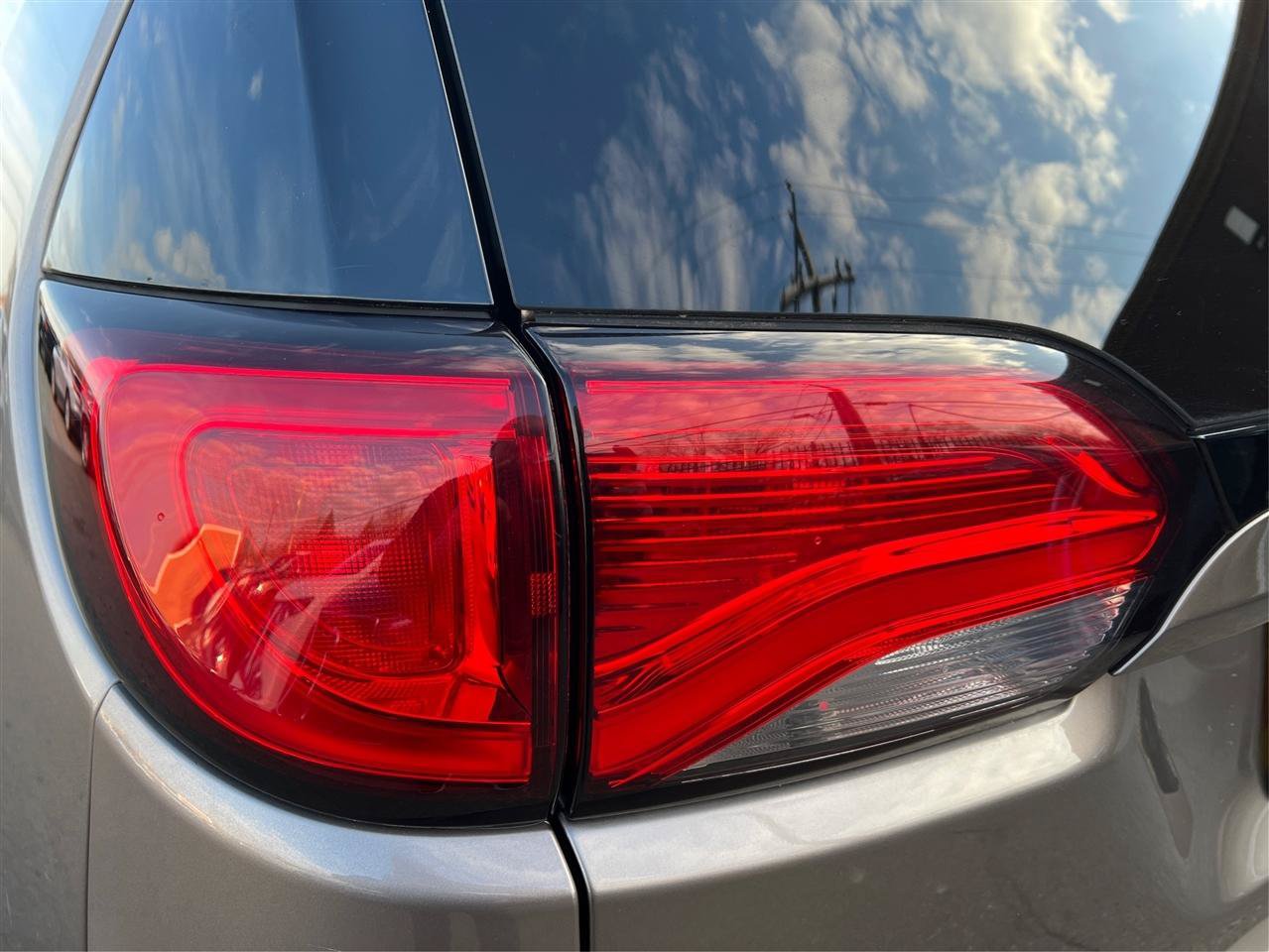 Used 2018 Chrysler Pacifica Limited FWD image 18
