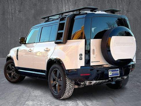 New 2026 Land Rover Defender 110 X-Dynamic SE image 3