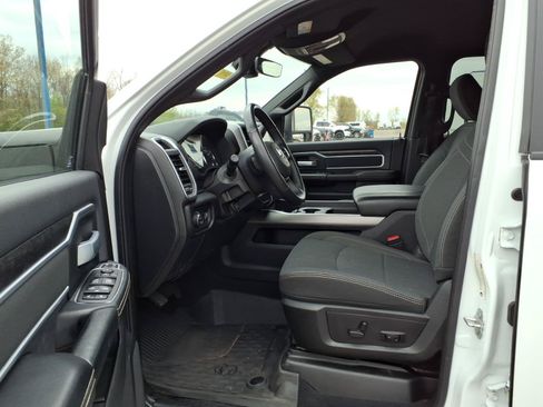 Used 2024 RAM 3500 Big Horn w/ Night Edition AWD/4WD image 10