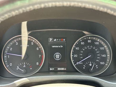 Used 2017 Hyundai Elantra Limited w/ Limited Tech Package 04 FWD image 7