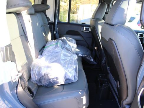 New 2026 Jeep Gladiator Mojave w/ Safety Group image 29