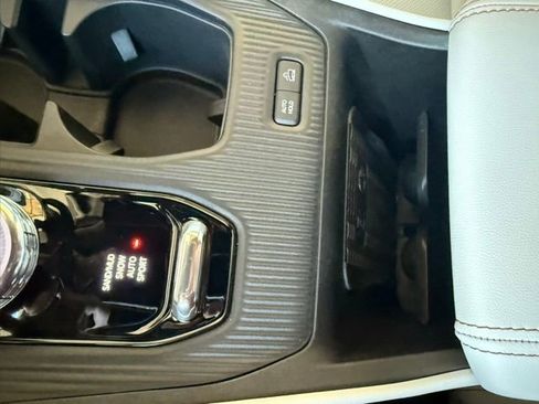 New 2026 Jeep Cherokee Limited image 39