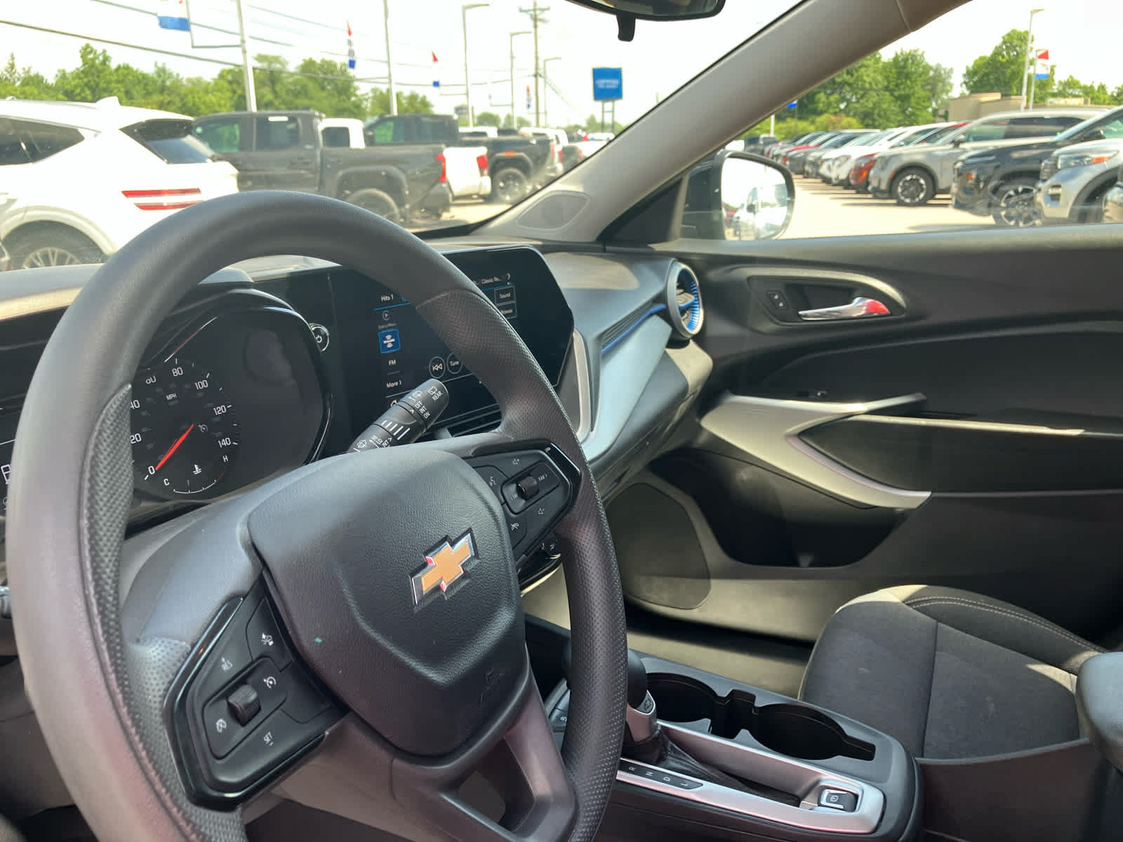 Used 2026 Chevrolet Trax LS w/ LS Convenience Package FWD image 9