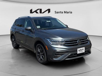 Used 2023 Volkswagen Tiguan SE w/ Panoramic Sunroof Package