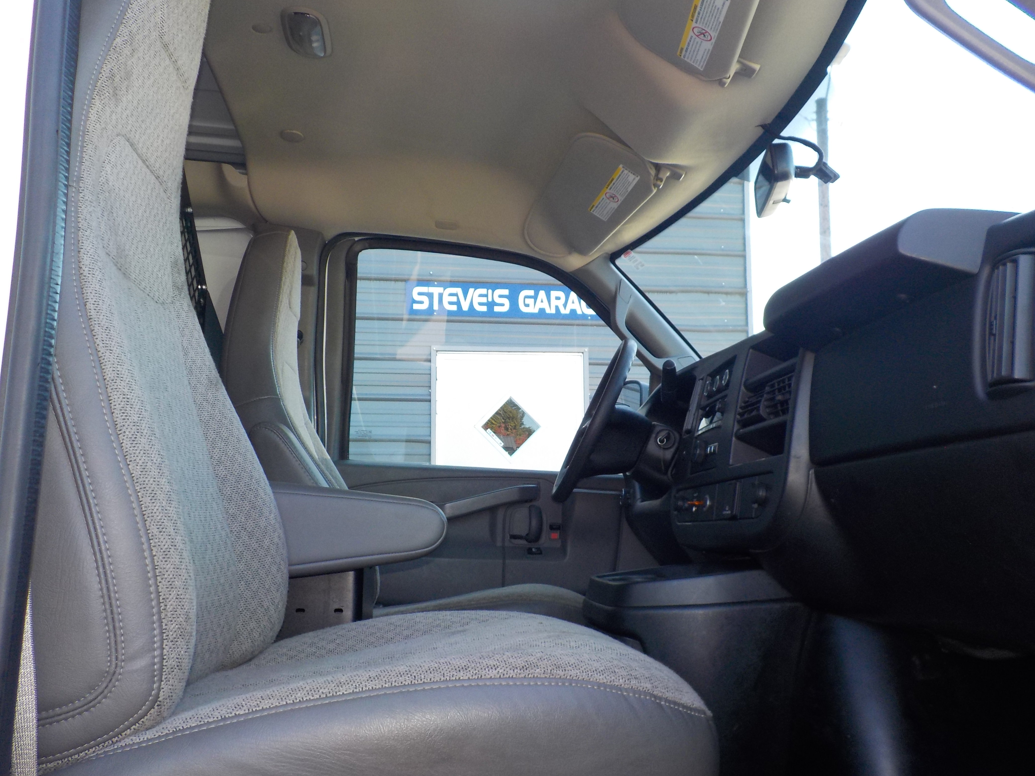 Used 2016 Chevrolet Express 2500 w/ Cold Climate Package RWD image 23