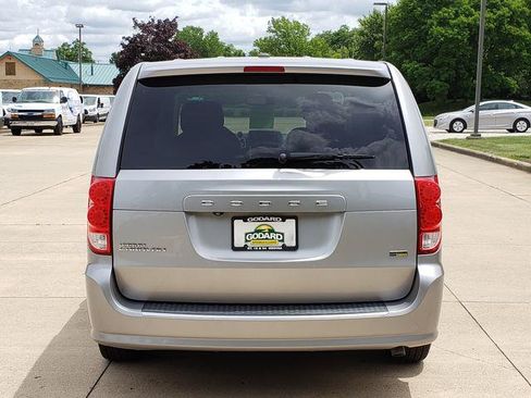 Used 2017 Dodge Grand Caravan SE w/ Power Window Group FWD image 4