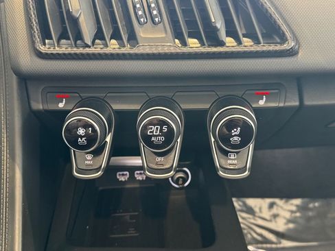 Used 2021 Audi R8 V10 w/ Premium Package image 35