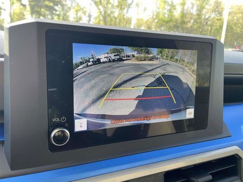 Used 2024 Toyota Tacoma TRD Off-Road AWD/4WD image 28