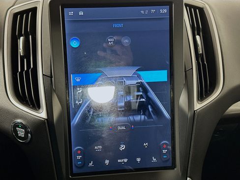 Used 2024 Ford Edge SEL image 23