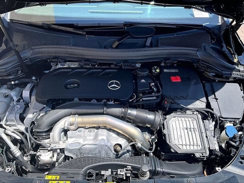Used 2025 Mercedes-Benz GLA 250 image 10