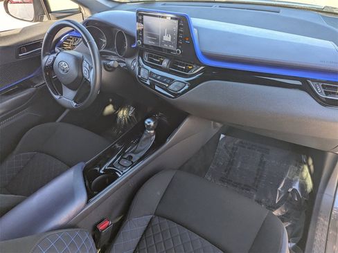 Used 2021 Toyota C-HR XLE image 10