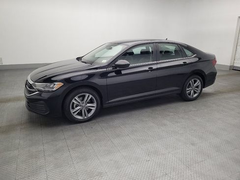 Used 2024 Volkswagen Jetta SE image 2