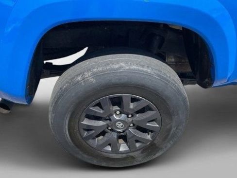 Used 2021 Toyota Tacoma SR5 w/ Technology Package AWD/4WD image 20